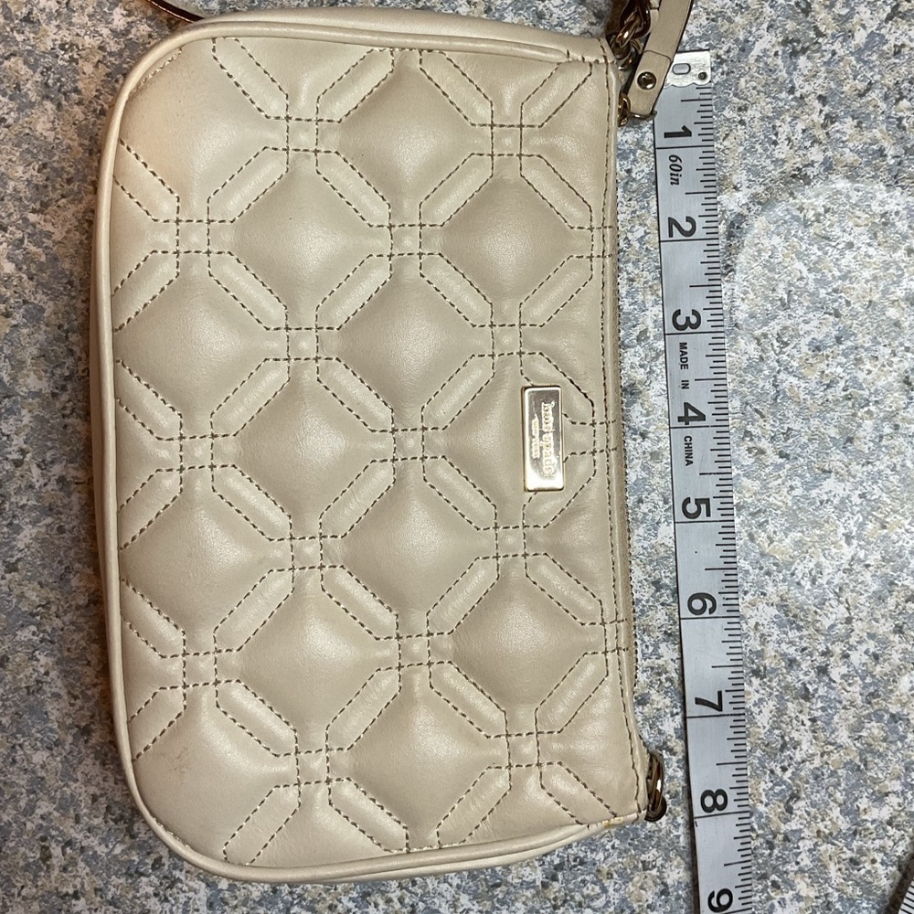 Kate Spade quilted cream clutch wristlet bag ivory gold Astor Court mini - Picture 3 of 8